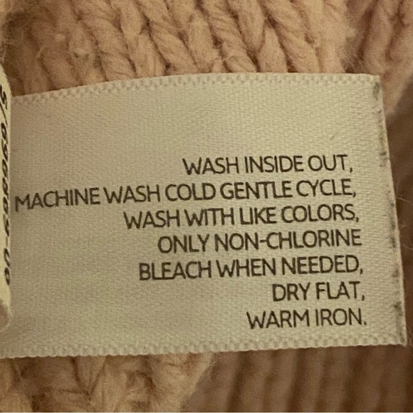 Old Navy Fisherman’s Sweater Pink  Women’s Size M Cable Knit  V-Neck - Picture 8 of 10